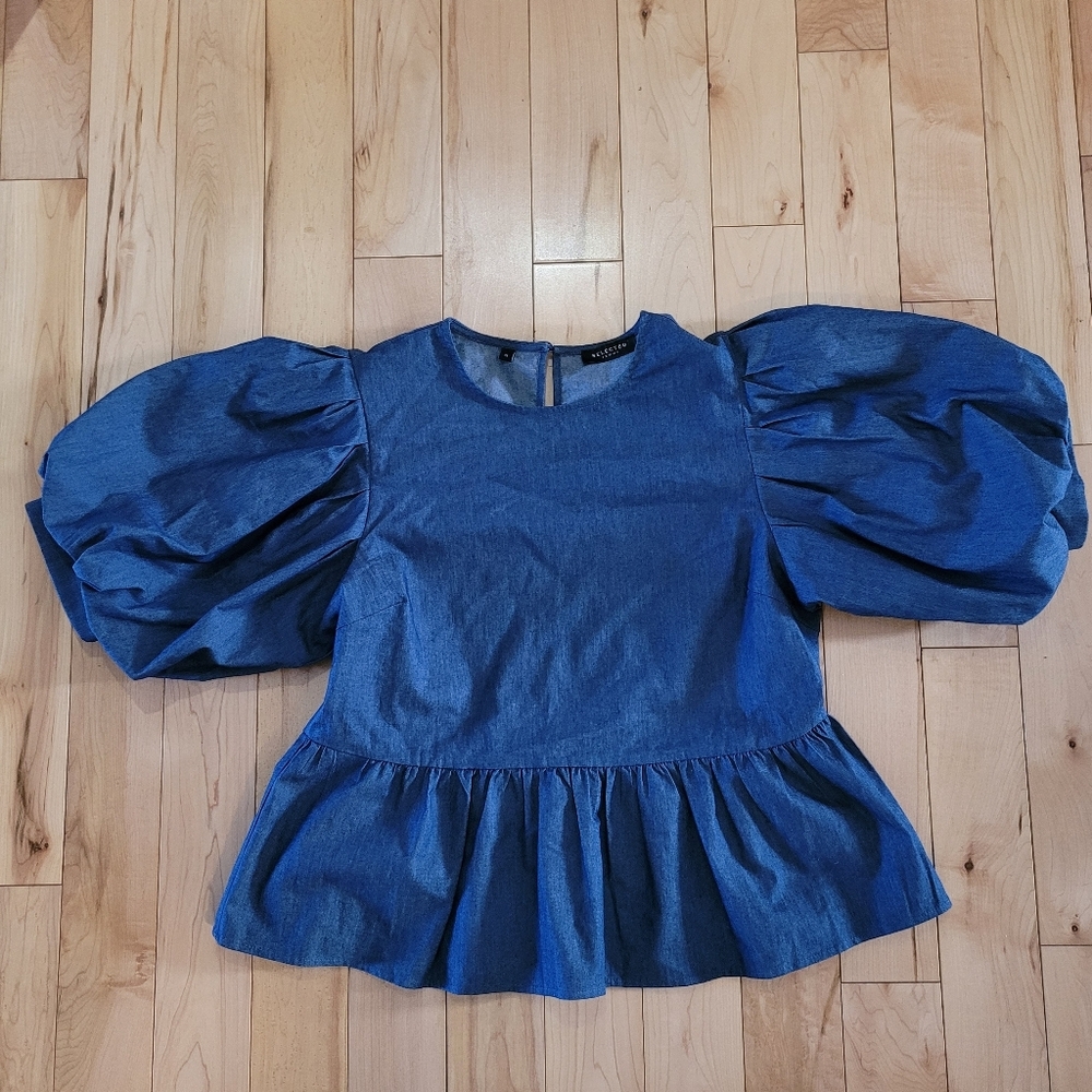 Selected Femme women's size medium (I believe) puffed sleeved top